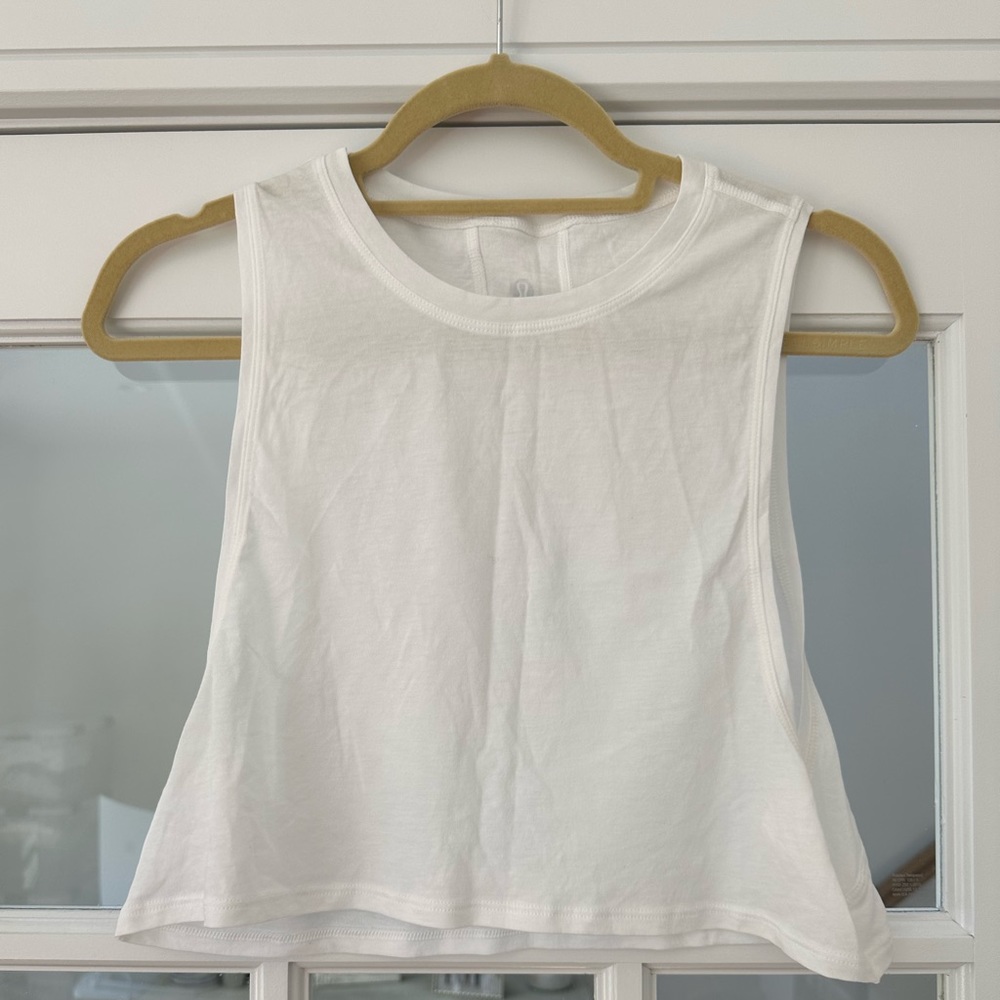 Lululemon white crop top size small